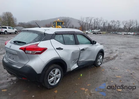 2018 Nissan Kicks S z USA, uszkodzony, nr VIN 3N1CP5CU2JL519482